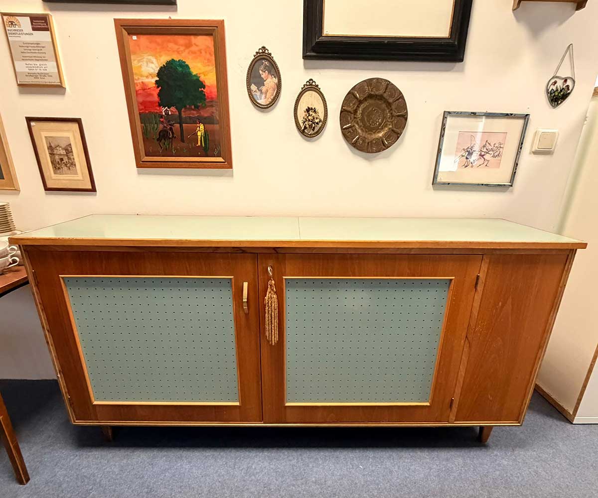 Wiedereröffnung: Second Hand Shop Graz ab 1. April – neue Ware, neuer Look & Rabattaktion