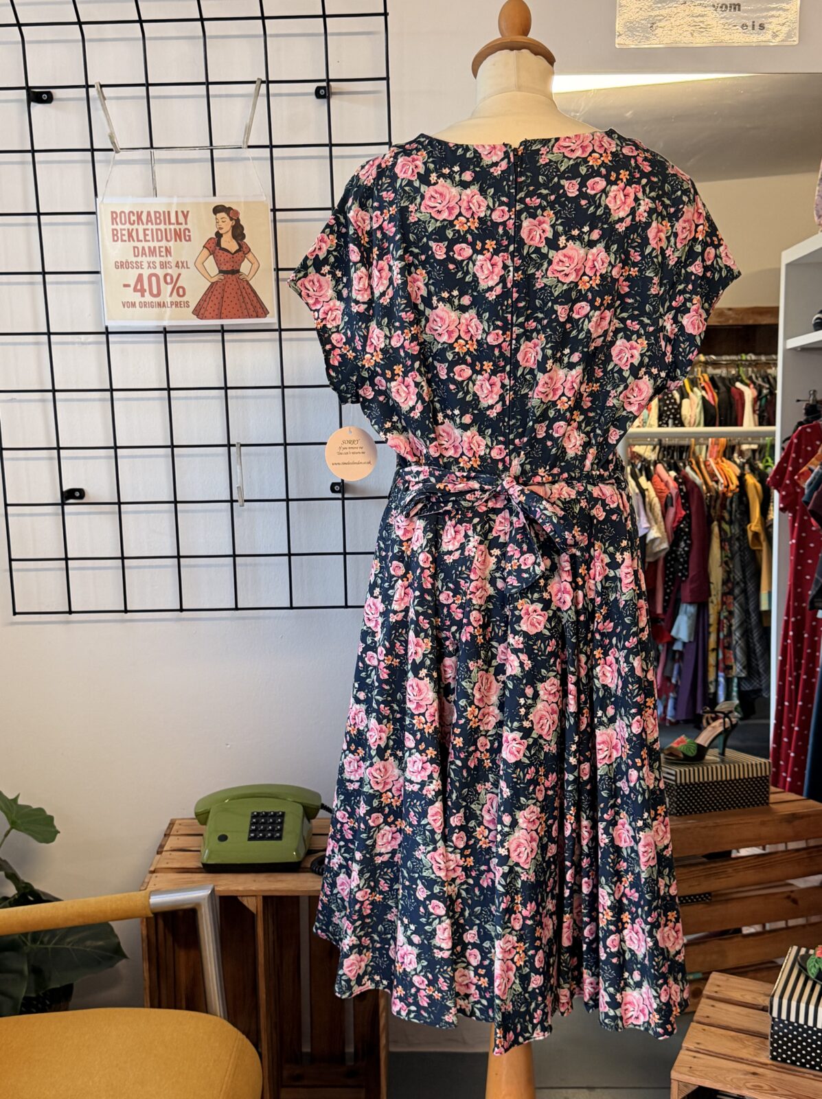 Timeless Kleid Rosenmuster 4XL – Bild 5