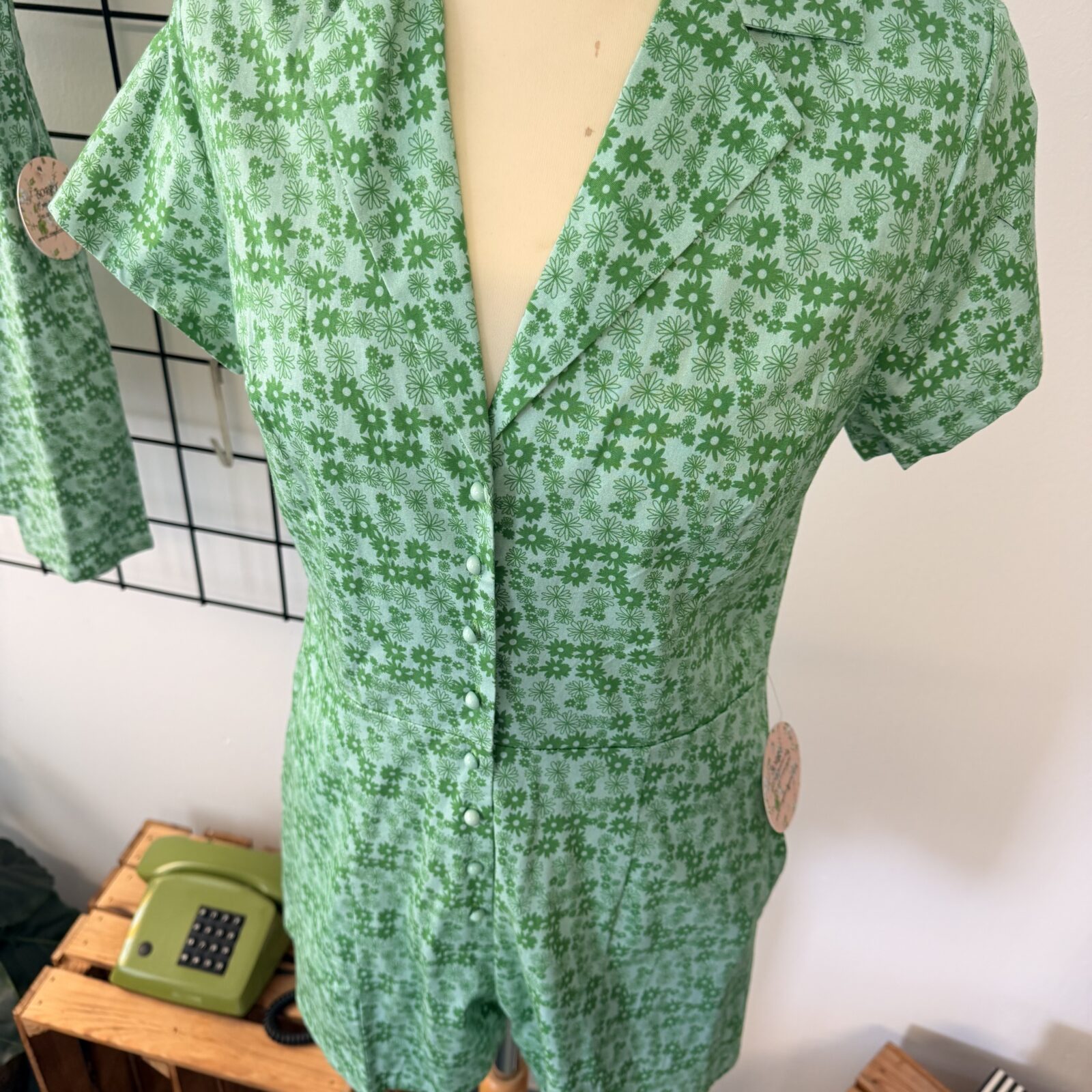 Timeless Damen Jumpsuit Grün Kurz – Bild 3