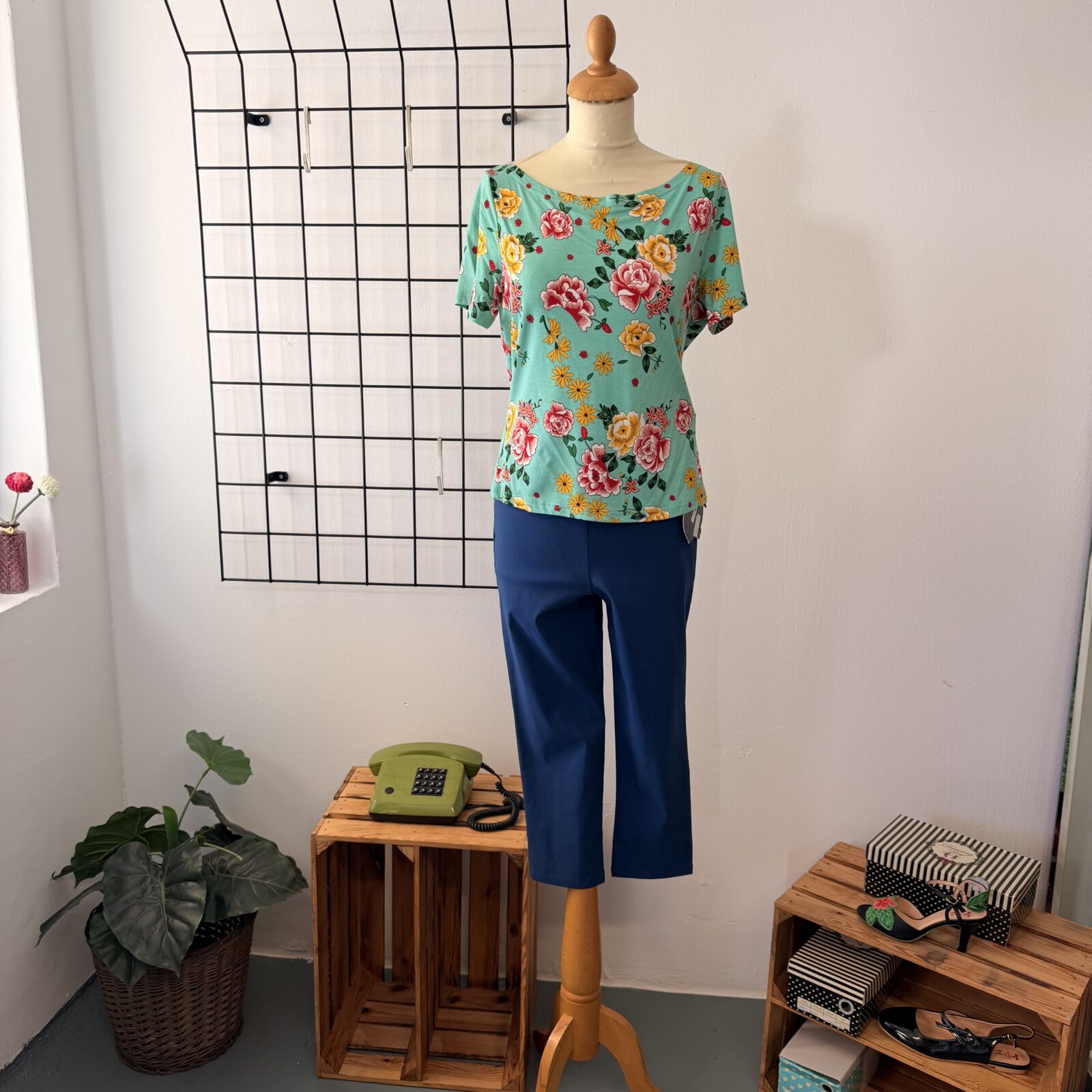 Banned Damen Shirt Grün u. Blumenmuster – Bild 3