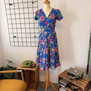 Sheen Damen Kleid blau Blumen - gelber Schmetterling - S