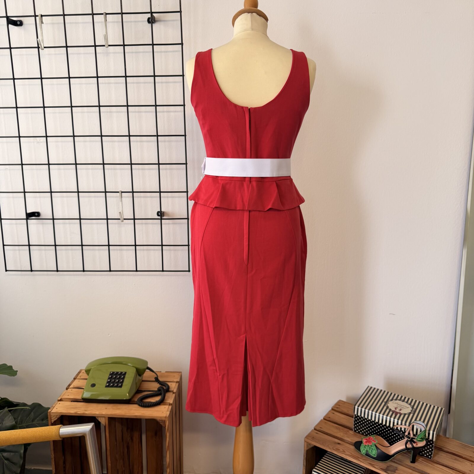 Miss Candyfloss Damen Kleid rot mit Gürtel & Schößchen – Bild 6