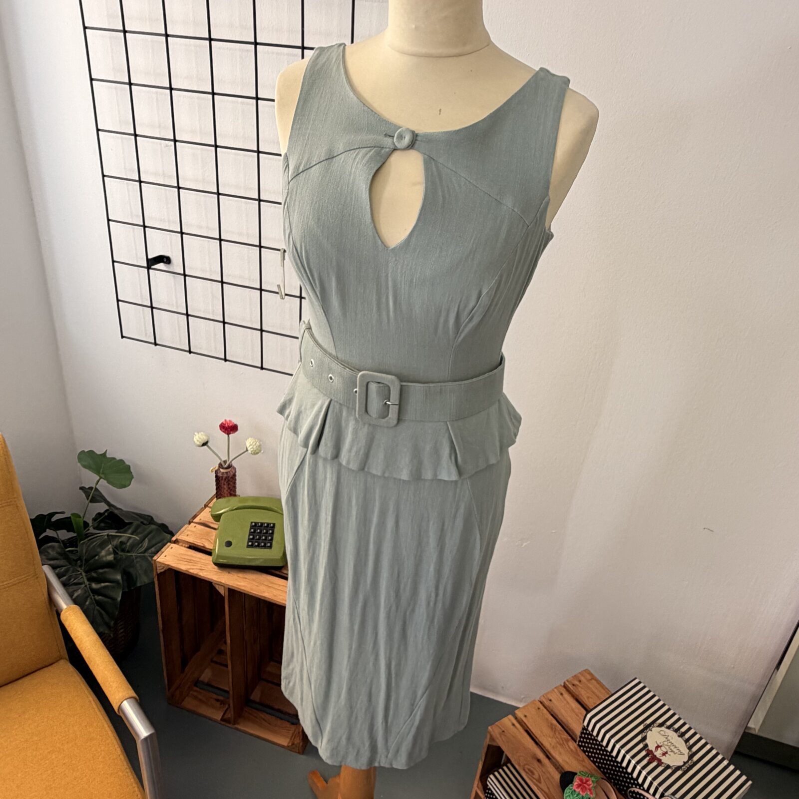 Miss Candyfloss Damen Kleid hellblau mit Schößchen & Gürtel – Bild 4