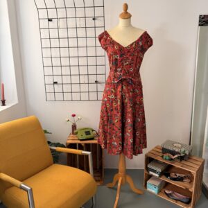 Queen Kerosin Damen Kleid Waikiki Print Dunkelrot 100% Bio Baumwolle