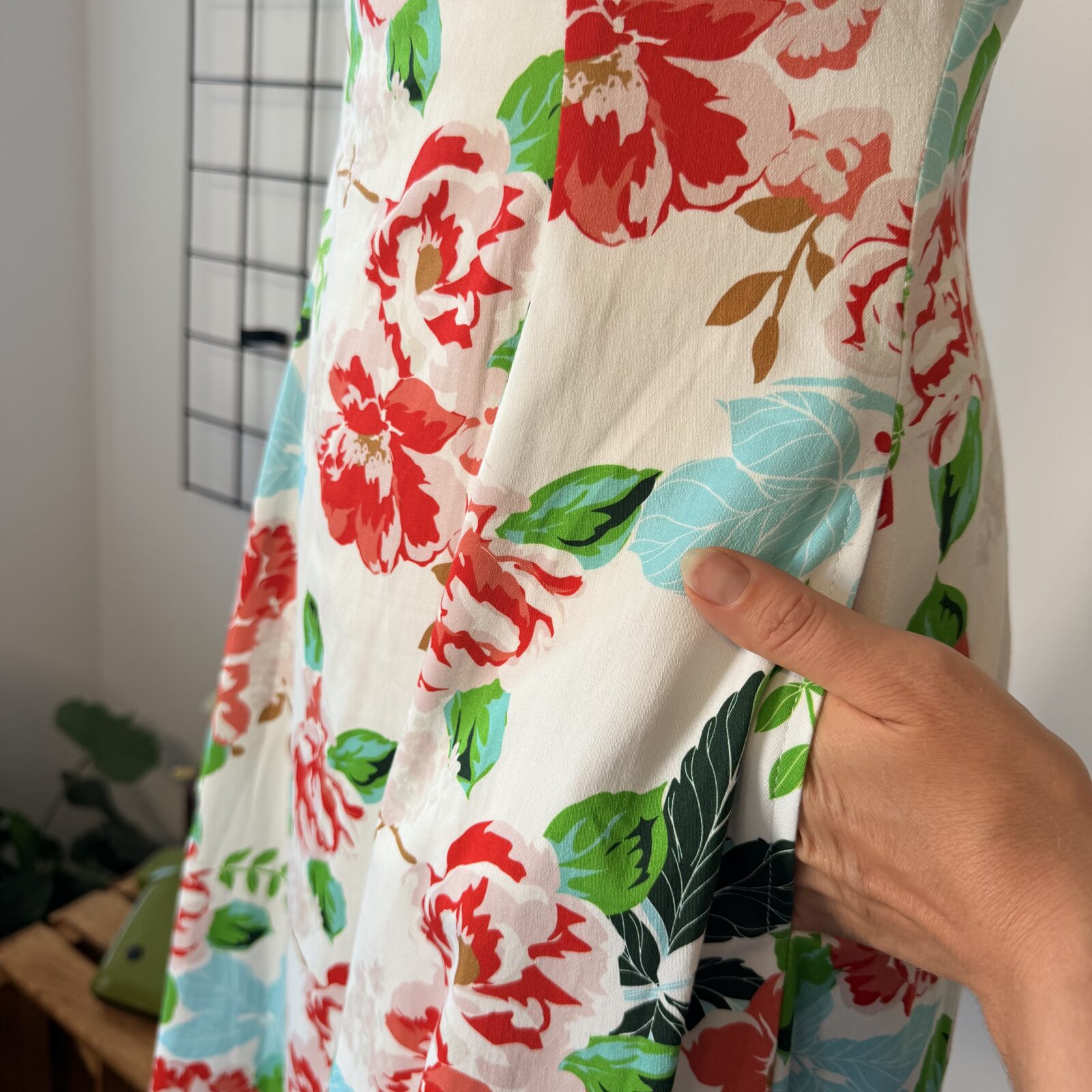 Hearts & Roses Damen Kleid weiß mit Blumen – Bild 5