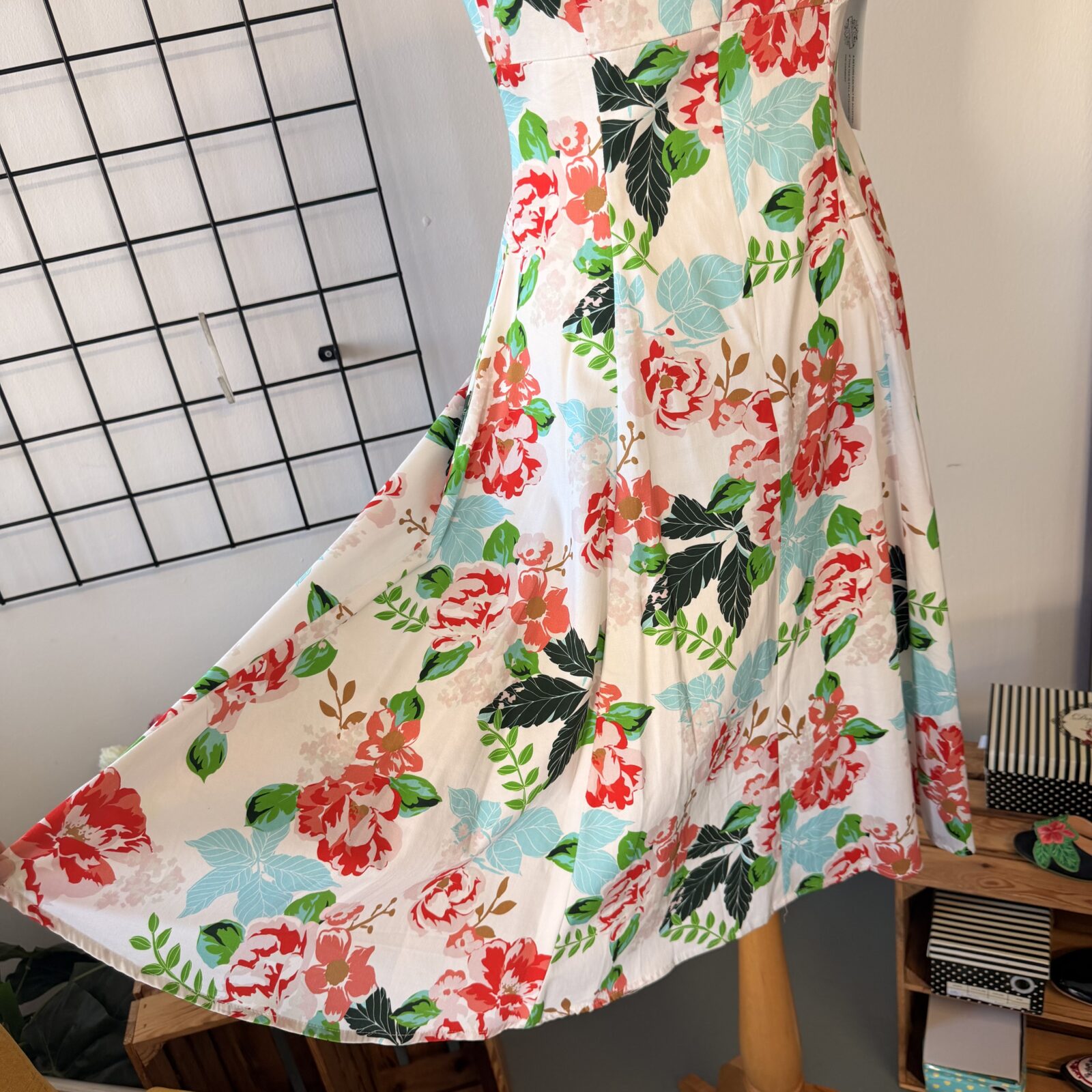 Hearts & Roses Damen Kleid weiß mit Blumen – Bild 7