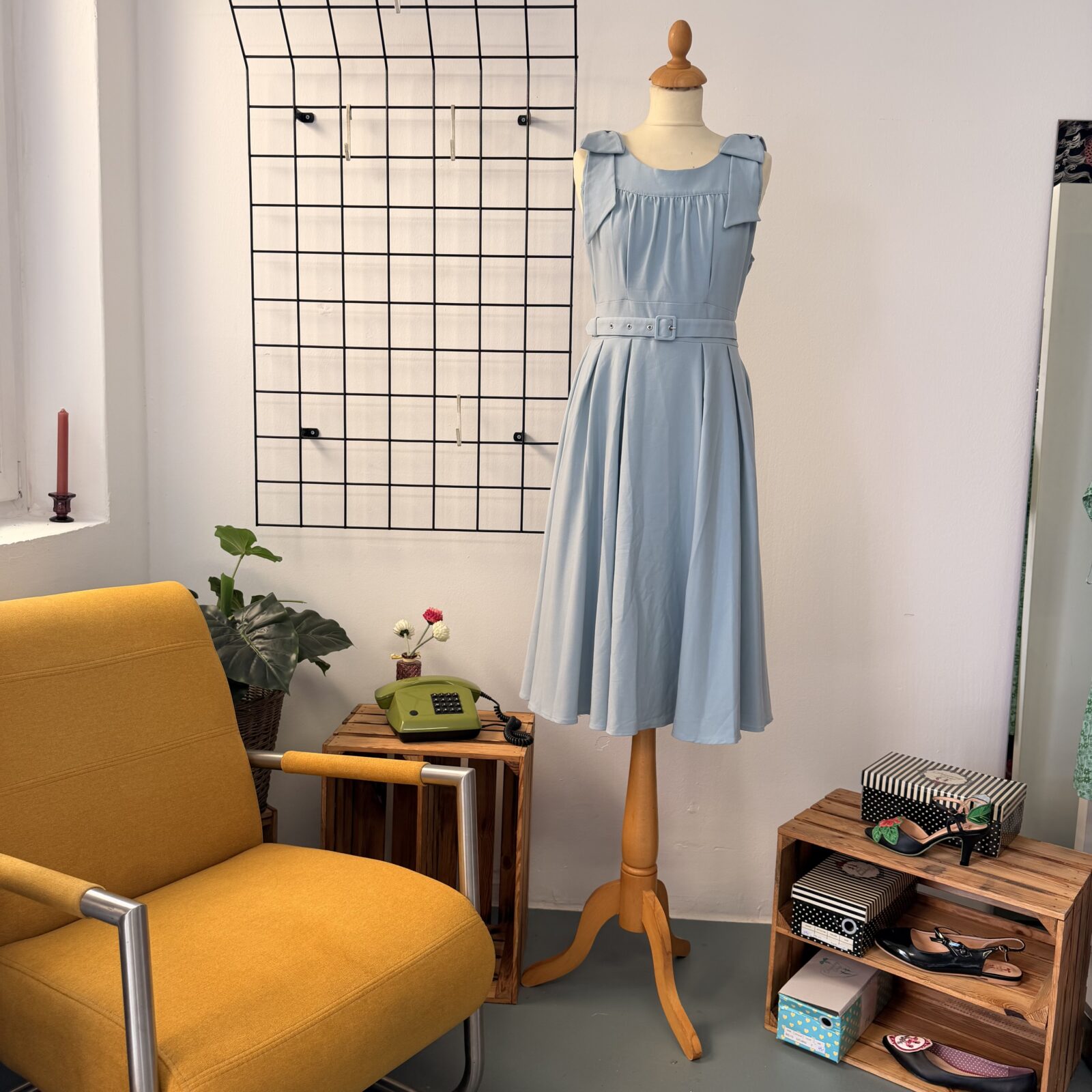 Miss Candyfloss Damen Kleid Hellblau Schleifen