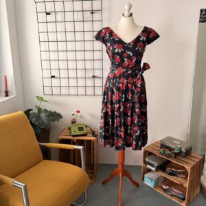 Timeless Damen Kleid Schwarz Rote Rosen